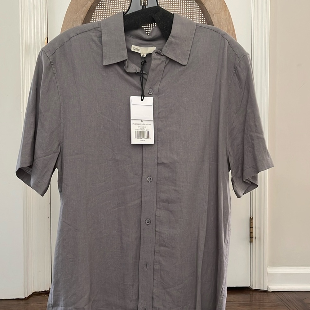 Onia charcoal gray short sleeve linen shirt
